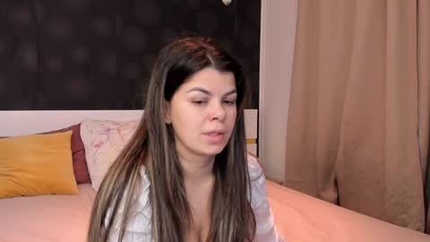 Snapshot of elisetyler89 chatting on December 2024 10:37:01 PM Elly online show from December 2024 10:37:01 PM