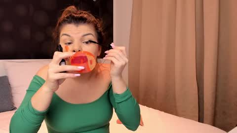 Snapshot of elisetyler89 chatting on January 2025 09:37:01 PM Elly online show from January 2025 09:37:01 PM