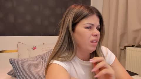 Elly online show from March 2026 10:48:01 PM