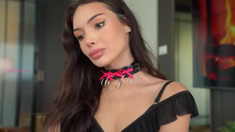 Nina online show from October 2025 04:43:02 AM