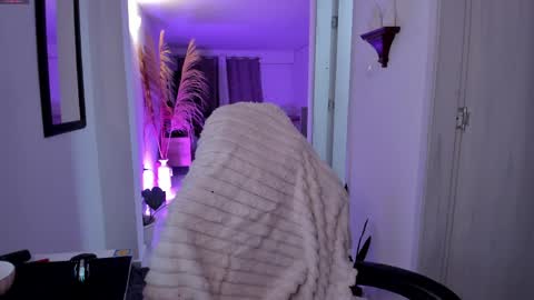 Snapshot of elissa_dominguez chatting on May 2026 03:36:02 AM Elissa online show from May 2026 03:36:02 AM