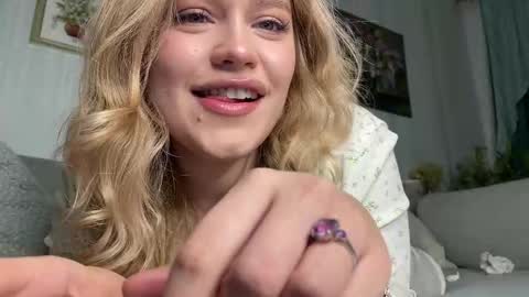 Stephanie online show from January 2026 12:02:01 AM