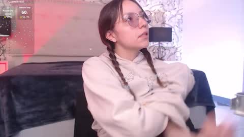 Eliza online show from October 2025 07:47:02 PM