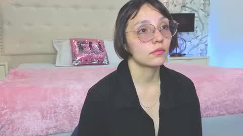 Eliza online show from March 2026 07:39:01 PM