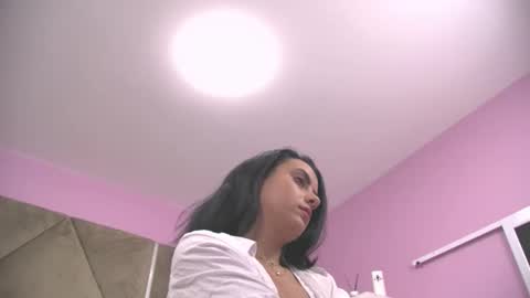 Eliza online show from October 2025 05:39:02 AM