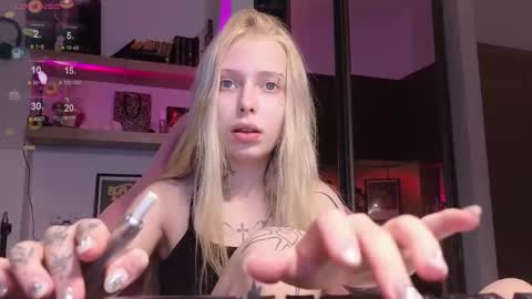 Elizabeth online show from February 2026 07:20:01 PM