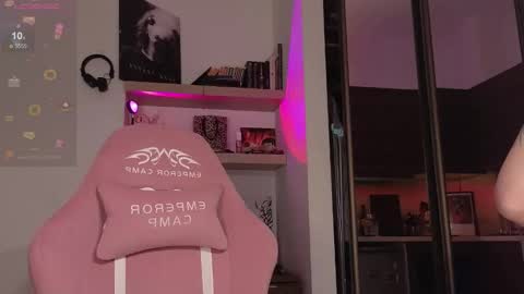 Elizabeth online show from February 2026 03:19:01 PM