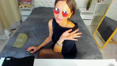 Elizabethangel online show from December 2024 11:09:02 PM