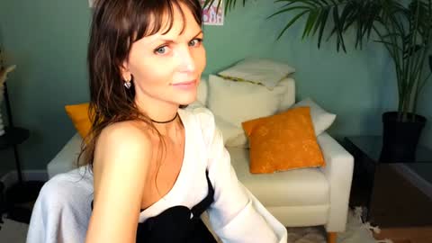 Elizabethangel online show from January 2025 09:24:02 AM