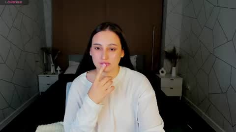 Snapshot of elizabet_collins chatting on July 2026 05:28:02 PM Elizabet online show from July 2026 05:28:02 PM