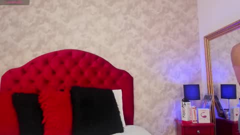 Elizabet Taylor online show from December 2025 10:42:02 AM