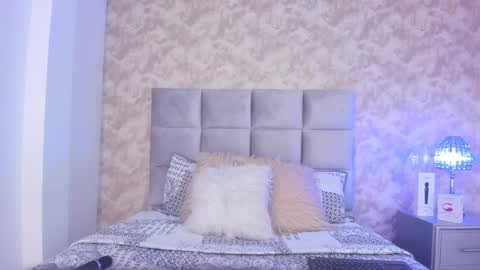 Elizabeth online show from January 2025 09:11:02 PM