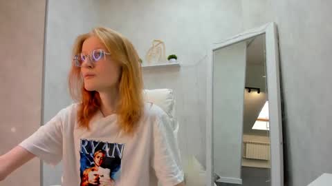 Elizabeth online show from February 2025 08:02:02 AM