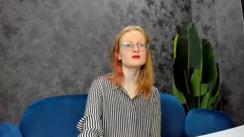 Elizabeth online show from February 2025 08:02:02 AM