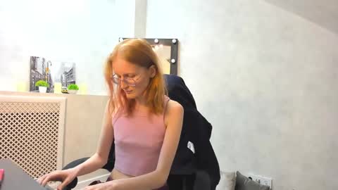 Elizabeth online show from February 2025 02:05:02 PM