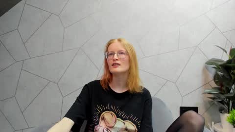 Elizabeth online show from February 2025 08:27:02 AM