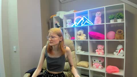 Elizabeth online show from February 2025 09:15:02 AM