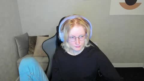 Elizabeth online show from September 2025 01:09:01 AM