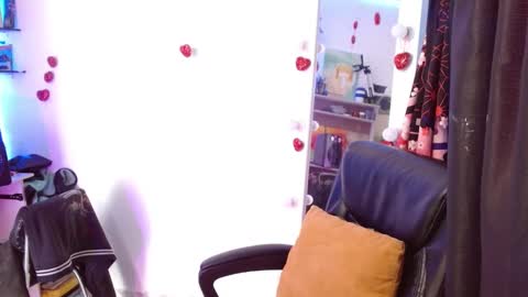 Snapshot of elizabeth_martinez98 chatting on February 2025 07:26:01 PM Elizabeth Martinez online show from February 2025 07:26:01 PM