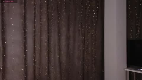 Elizabeth online show from November 2025 01:03:02 AM