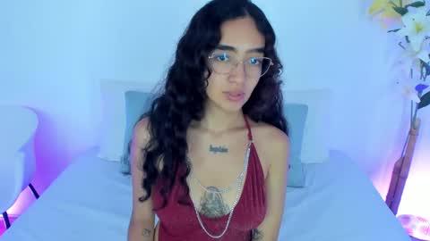 Elizabeth  online show from April 2026 07:39:01 PM