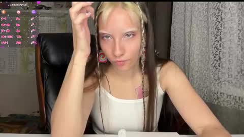 Snapshot of elizabethh_brown chatting on July 2026 05:26:02 PM elizabethh_brown online show from July 2026 05:26:02 PM