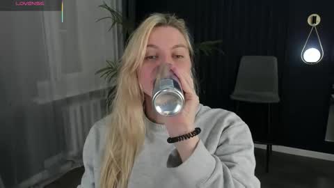 Snapshot of elizabethmad chatting on September 2025 09:15:02 PM elizabethmad online show from September 2025 09:15:02 PM