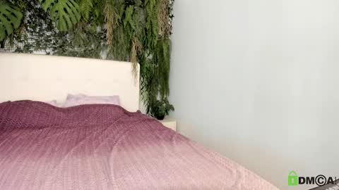 Eliza online show from September 2025 04:41:02 PM