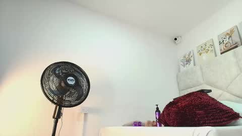 Eliza online show from November 2025 11:24:01 AM