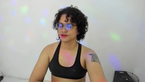 Diana online show from October 2025 02:00:01 AM