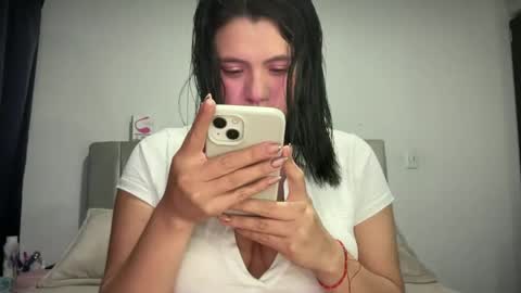 Ella  online show from February 2025 06:43:01 AM