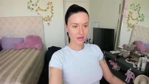 ELLA online show from May 2026 08:19:01 AM