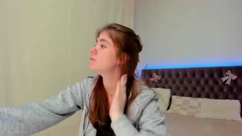 Ella Mayers online show from March 2025 09:18:02 PM