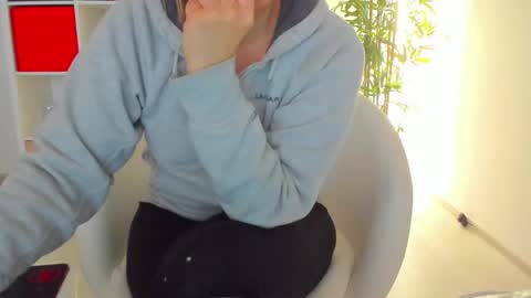 Snapshot of ella_squirt chatting on March 2025 08:30:01 AM ella_squirt online show from March 2025 08:30:01 AM
