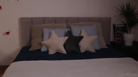 Ella online show from February 2025 07:27:02 PM