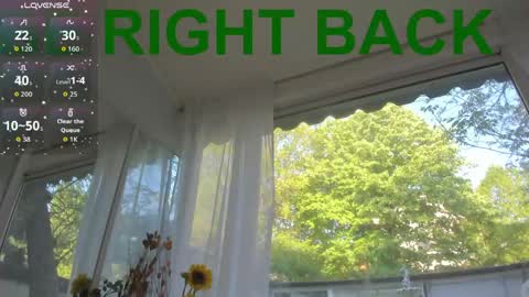 Snapshot of ella_vee chatting on April 2026 05:23:01 AM ella_vee online show from April 2026 05:23:01 AM