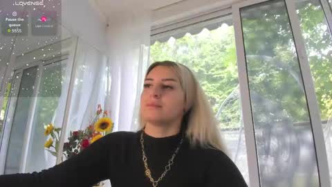 Snapshot of ella_vee chatting on June 2026 06:15:02 AM ella_vee online show from June 2026 06:15:02 AM