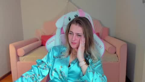 EllaBells online show from April 2026 01:41:01 PM