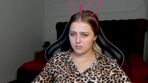 EllaBells online show from April 2026 05:18:02 AM