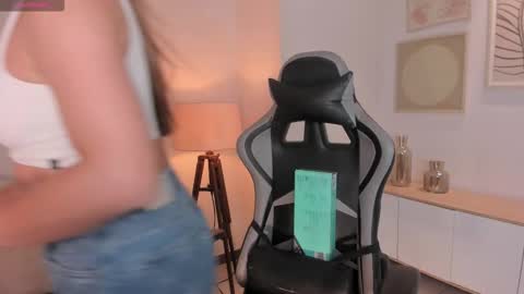 EllaClark online show from October 2025 06:27:02 PM