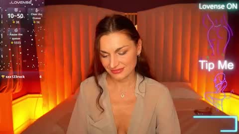 Snapshot of ellagoldenn chatting on October 2025 09:04:01 PM Ella online show from October 2025 09:04:01 PM