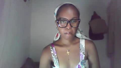 ellah245 online show from February 2026 01:18:01 PM