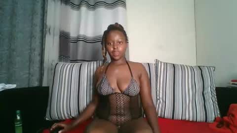 Snapshot of ellah_simone chatting on May 2026 09:42:01 PM ellah-simone online show from May 2026 09:42:01 PM