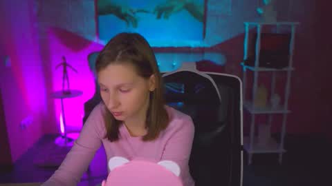 Ella online show from November 2025 04:29:01 PM