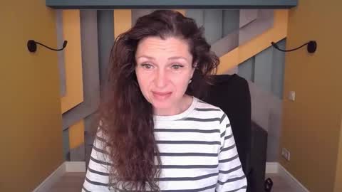 EllaLongs online show from April 2026 11:32:01 AM