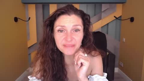 Snapshot of ellalongs chatting on June 2026 11:45:01 AM EllaLongs online show from June 2026 11:45:01 AM