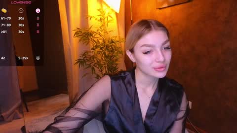 ellamilla online show from January 2025 05:44:02 AM