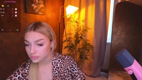 ellamilla online show from January 2025 09:35:01 AM
