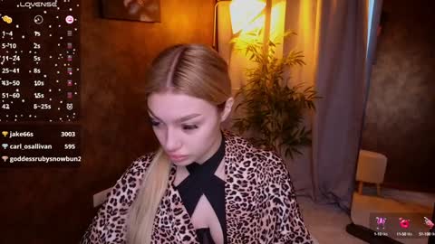 ellamilla online show from January 2025 05:48:02 AM