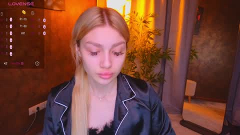 ellamilla online show from January 2025 05:47:02 AM